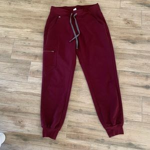 FIGS SCRUB PANT MAROON COLOR